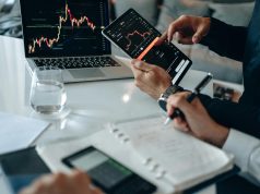 Tech Woes Drag Asian Shares Lower as AI Doubts Grow