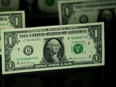Dollar Faces Fresh Selloff Risk as Global Investors Rethink Hedging