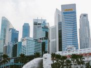 Singapore Bank Selloff Tests Safe-Haven Appeal as Inflation Risks Mount